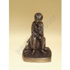 Ülő kisfiú Szobor