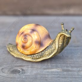 Élethű Csiga Figura