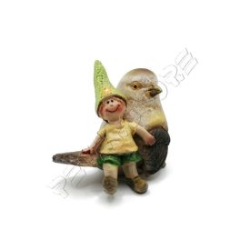 Manó Madáron Figura