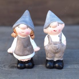 Kerámia Kislány Kisfiú    Méret: 7 cm széles, 11,5 cm magas, 4,5 cm mély