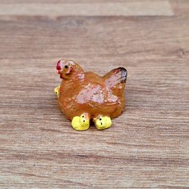 Minifalu - Tyúk csibékkel