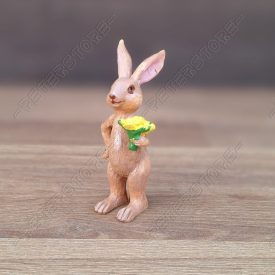 Nyuszi Virággal Figura