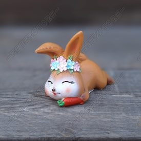 Nyuszi Virágkoszorúval Figura