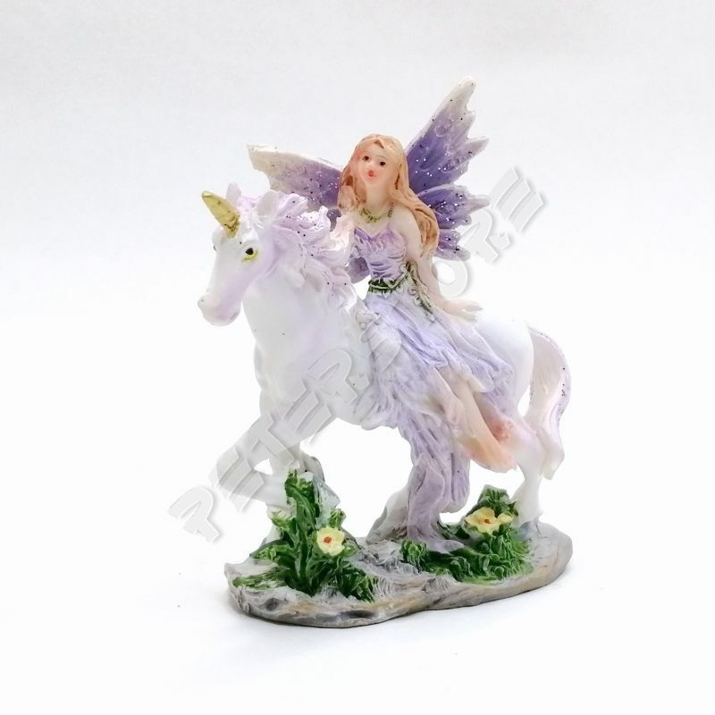 Tündér Unikornissal Figura