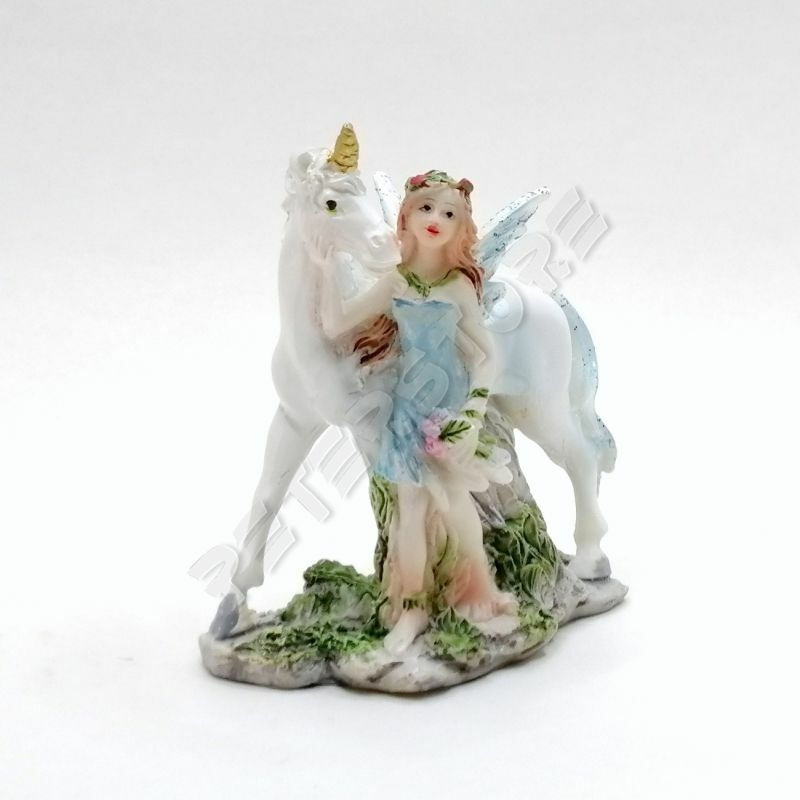 Tündér Unikornissal Figura